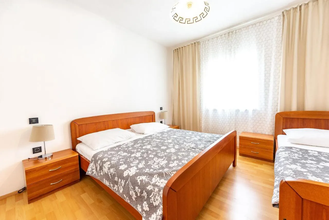 Apartments Lili 파그 0*,