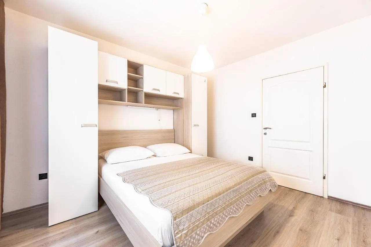 Apartments Lili 파그