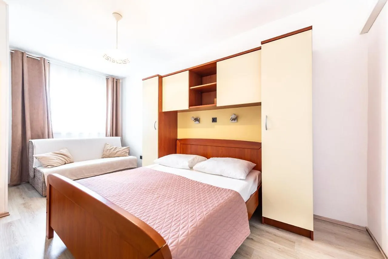 Apartments Lili 파그 0*,  크로아티아